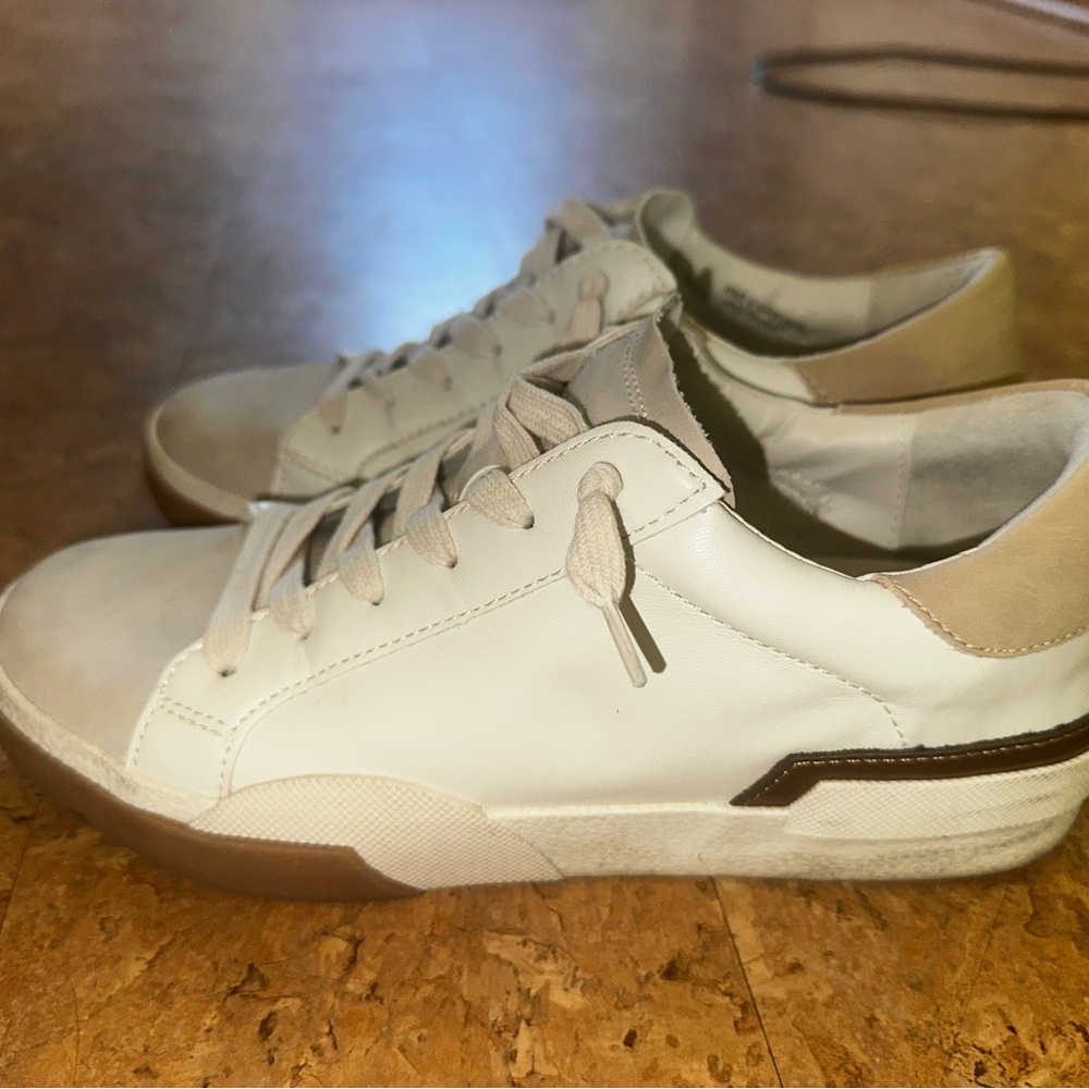 Dolce Vita Zina Sneakers
